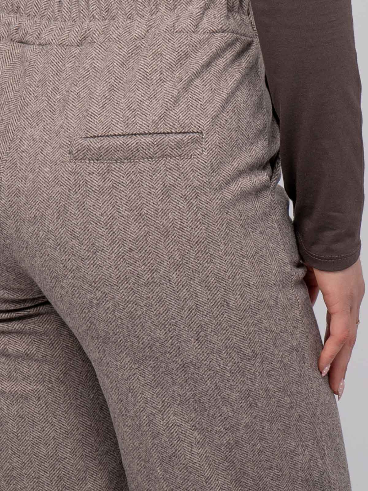 #color_taupe