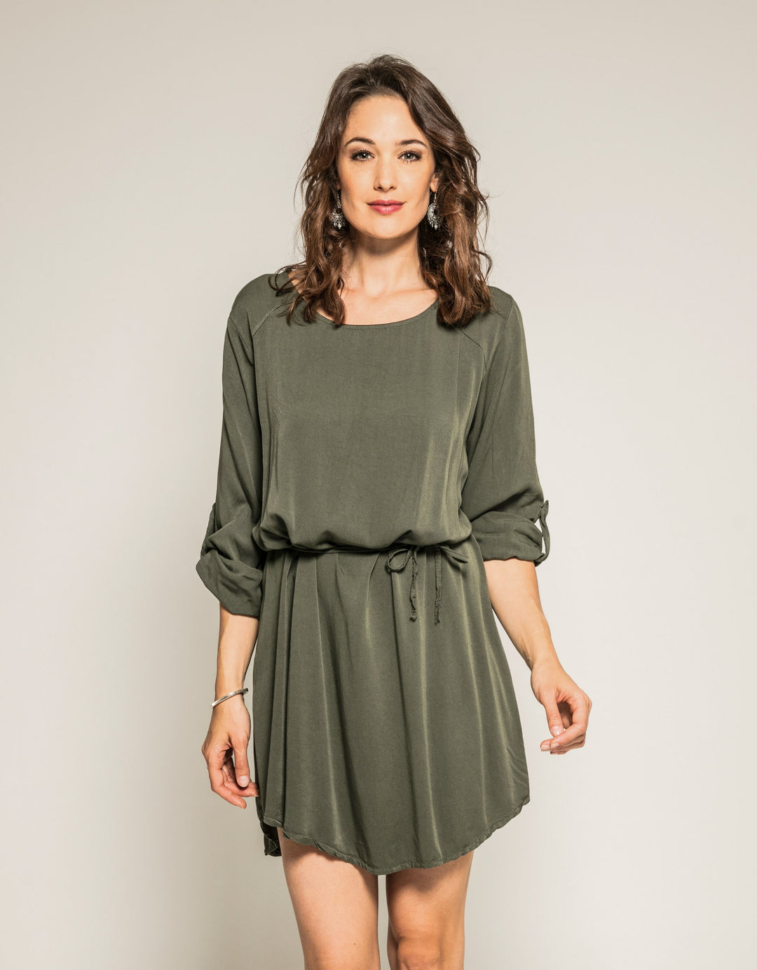robe-courte-fluide-ceinturee-idyl
